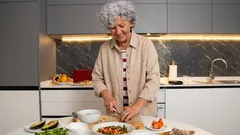5 foods for older adults that are beneficial to eat in the evening