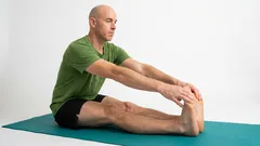 An evening ritual for your feet. A must-do exercise that relaxes your entire body.